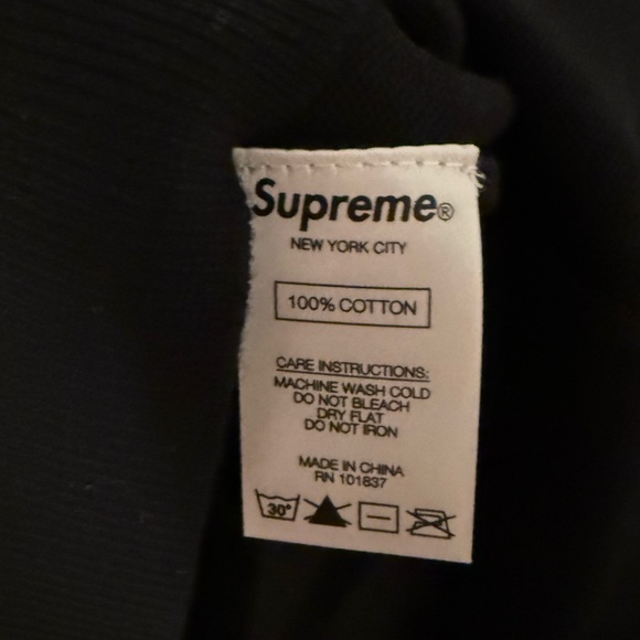 SUPREME Split Logo Pullover Knit Sweater - Picture 6 of 9